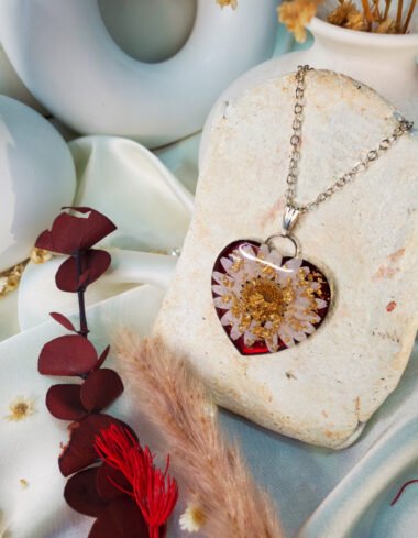 Dil‑e‑Meharma Heartshaped Red Floral Pendant – handmade resin floral pendant, view 5