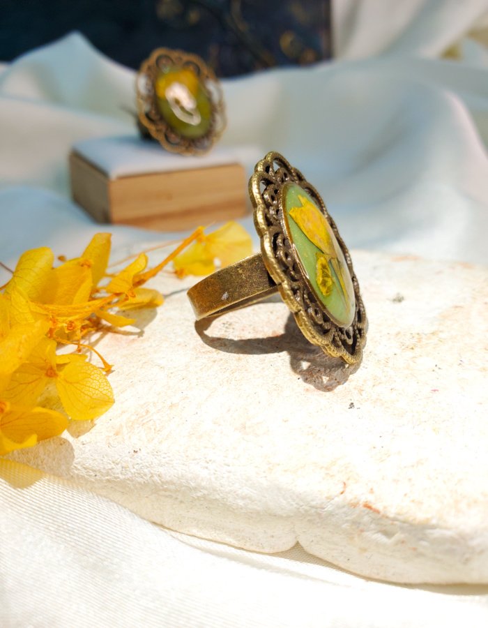 BCH0RJEPR0491 4 Zard‑e‑Gul Yellow Rose Bud Floral Ring with Antique Base – handmade resin flower ring, view 6
