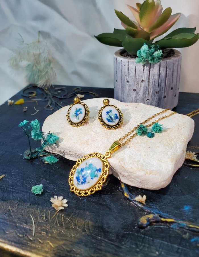 BCH0RJEPR0502 1 Zar‑e‑Neelam Blue Floral Pendant and Earring Set – handmade flower jewelry set, view 5