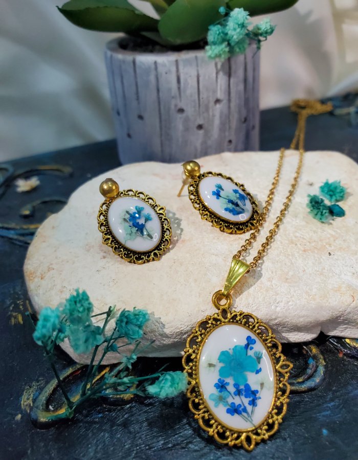 BCH0RJEPR0502 3 Zar‑e‑Neelam Blue Floral Pendant and Earring Set – handmade flower jewelry set, view 7