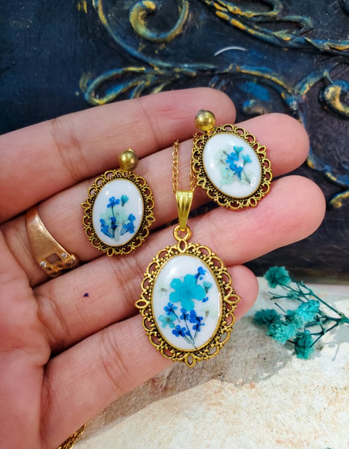 BCH0RJEPR0502 5 Zar‑e‑Neelam Blue Floral Pendant and Earring Set – handmade flower jewelry set, view 3