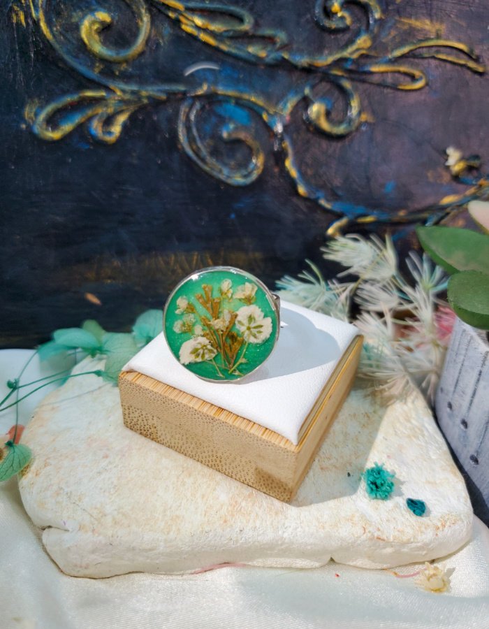BCH0RJEPR0503 4 Naghma‑e‑Sabz Green Floral Ring – handmade resin flower ring, view 6