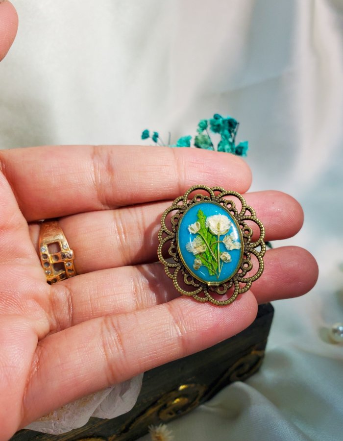 Shafaq‑e‑Neelam Blue Floral Ring – handmade resin flower ring, view 2