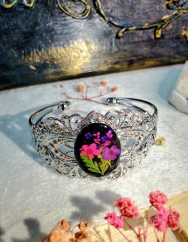 Dur-e-Nayab Black Floral Bracelet – handmade resin flower bracelet, view 15
