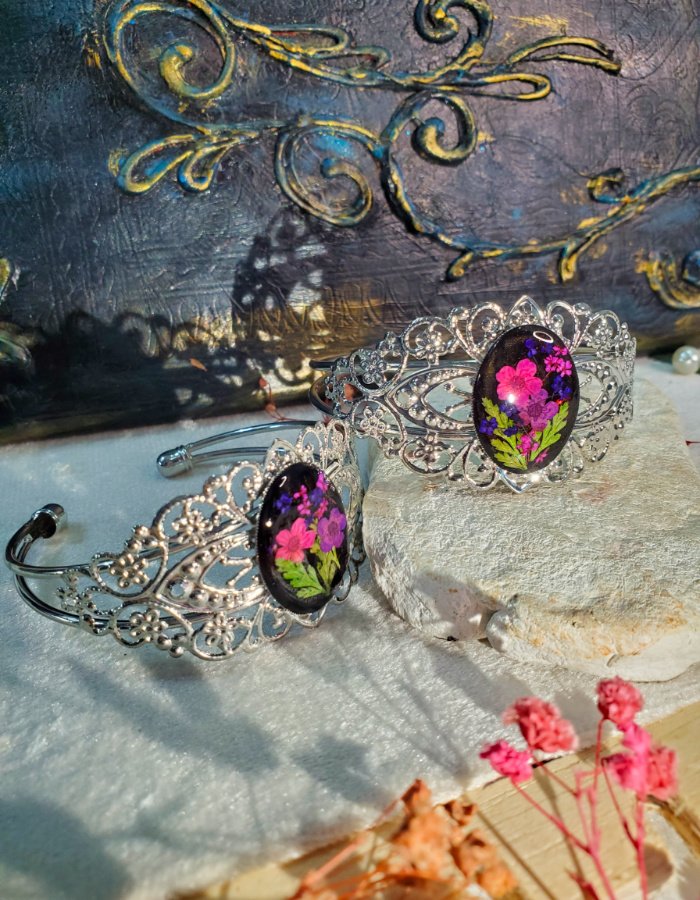 Dur-e-Nayab Black Floral Bracelet – handmade resin flower bracelet, view 2