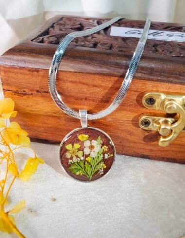 Daira‑e‑Chaman Brown Multi Floral Pendant – handmade real flower round pendant, featured view