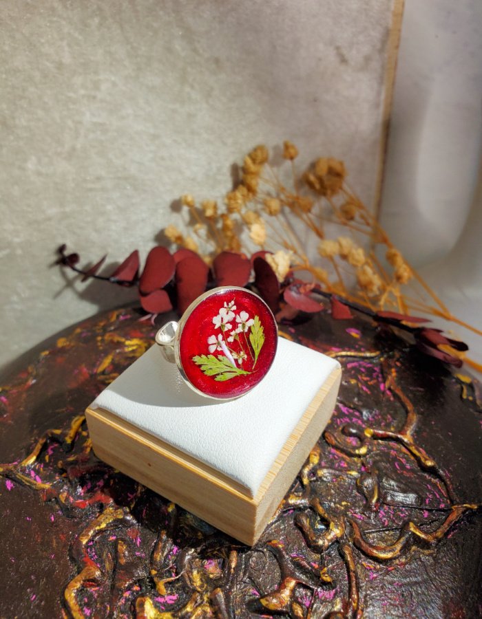 Durr-e-Sehar Gulabi Red Floral Ring 3 Durr-e-Sehar Gulabi Red Floral Ring – handmade resin flower ring, view 5