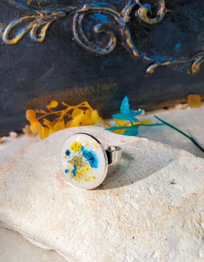 Naghma-e-Safed White Floral Ring 4 Naghma-e-Safed White Floral Ring – handmade white flower resin ring, view 5