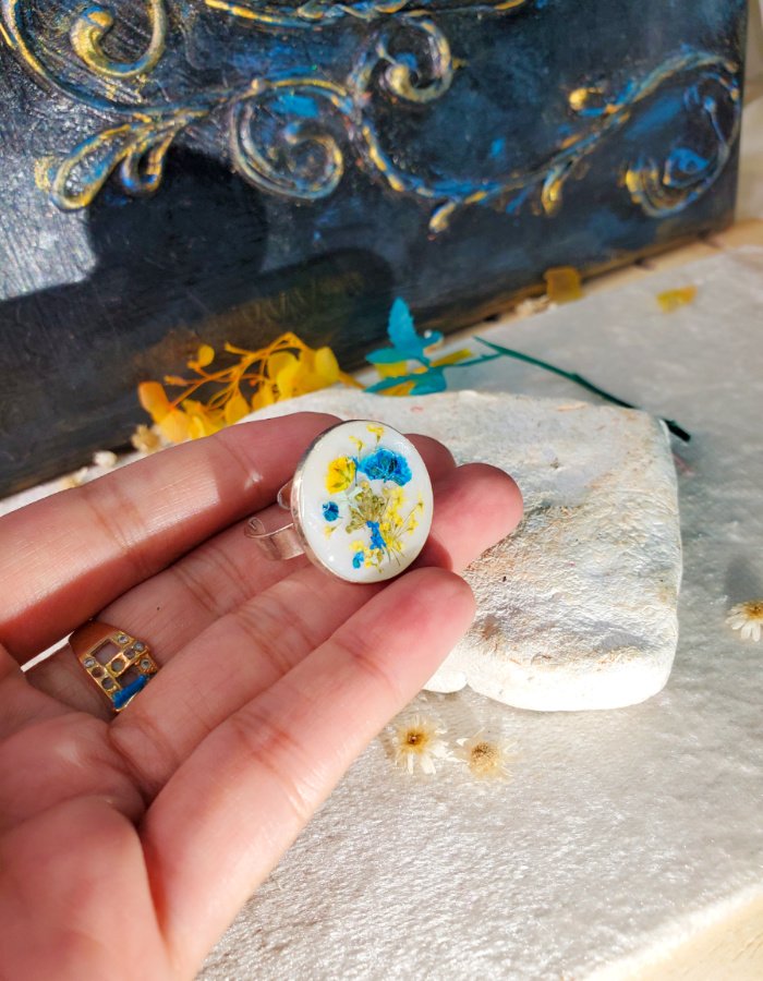 Naghma-e-Safed White Floral Ring – handmade white flower resin ring, worn in hand