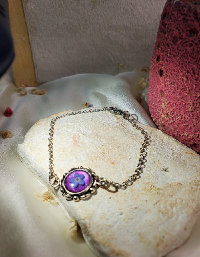 Niloofar-e-Firoza Purple Floral Bracelet 2 Niloofar‑e‑Firoza Purple Floral Bracelet – handmade purple flower charm bracelet, featured view