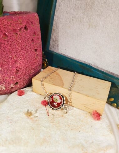 Noor‑e‑Surkh Red Floral Bracelet – handmade red flower chain bracelet, featured view