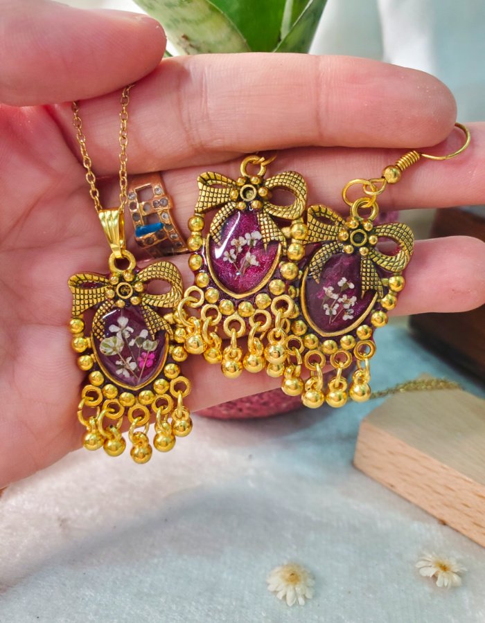 Raqs‑e‑Gul Purple Floral Pendant & Earrings Set – handmade flower pendant and earrings set, worn in hand