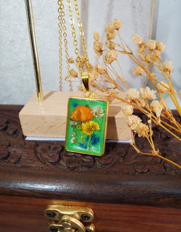 Zar‑e‑Chaman Green Floral Pendant – handmade resin floral pendant, view 2